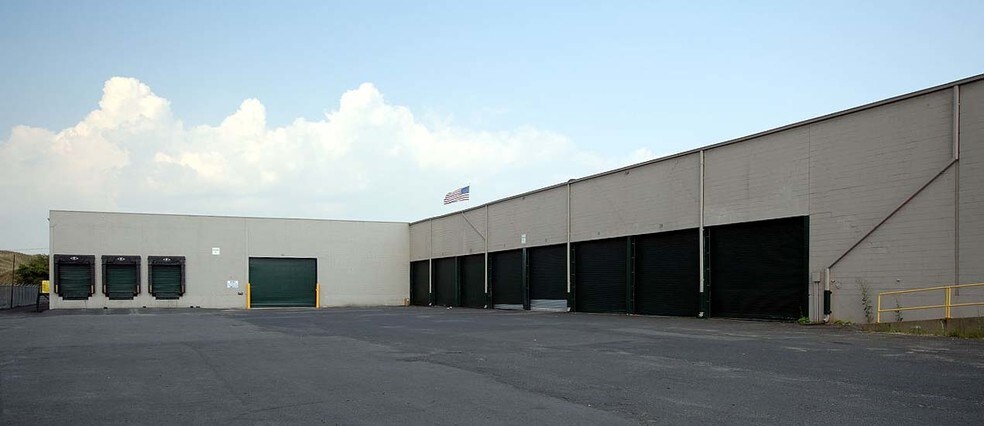 55 Hook Rd, Bayonne, NJ for lease - Building Photo - Image 3 of 6