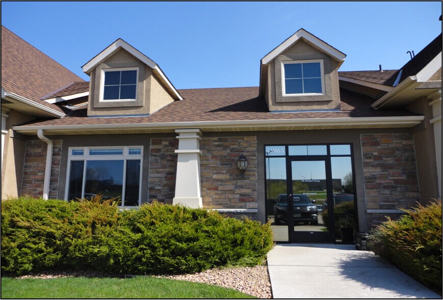 13961-13967 W Preserve Blvd, Burnsville, MN for lease - Primary Photo - Image 1 of 3