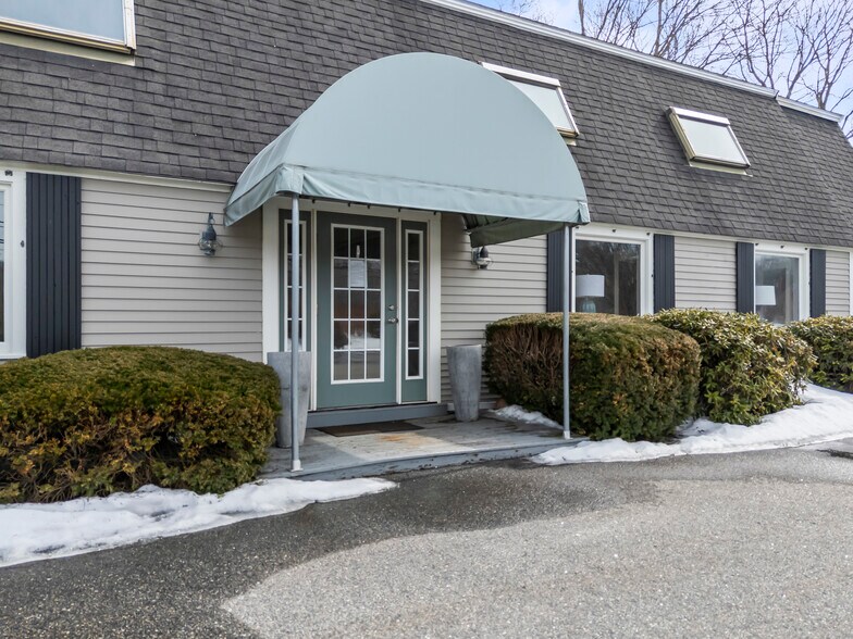 2049 Post Rd, Wells, ME à vendre - Photo du bâtiment - Image 3 de 42