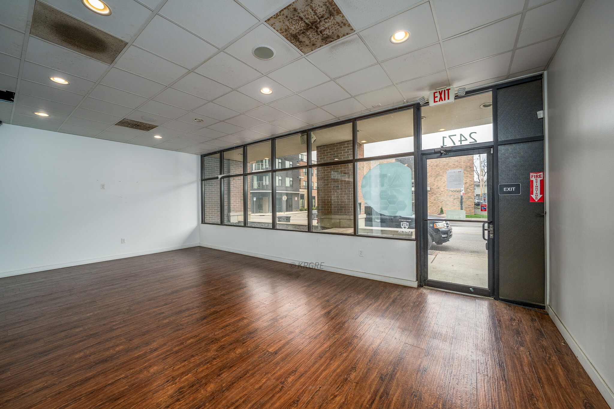 2465-2477 N High St, Columbus, OH for lease Interior Photo- Image 1 of 4