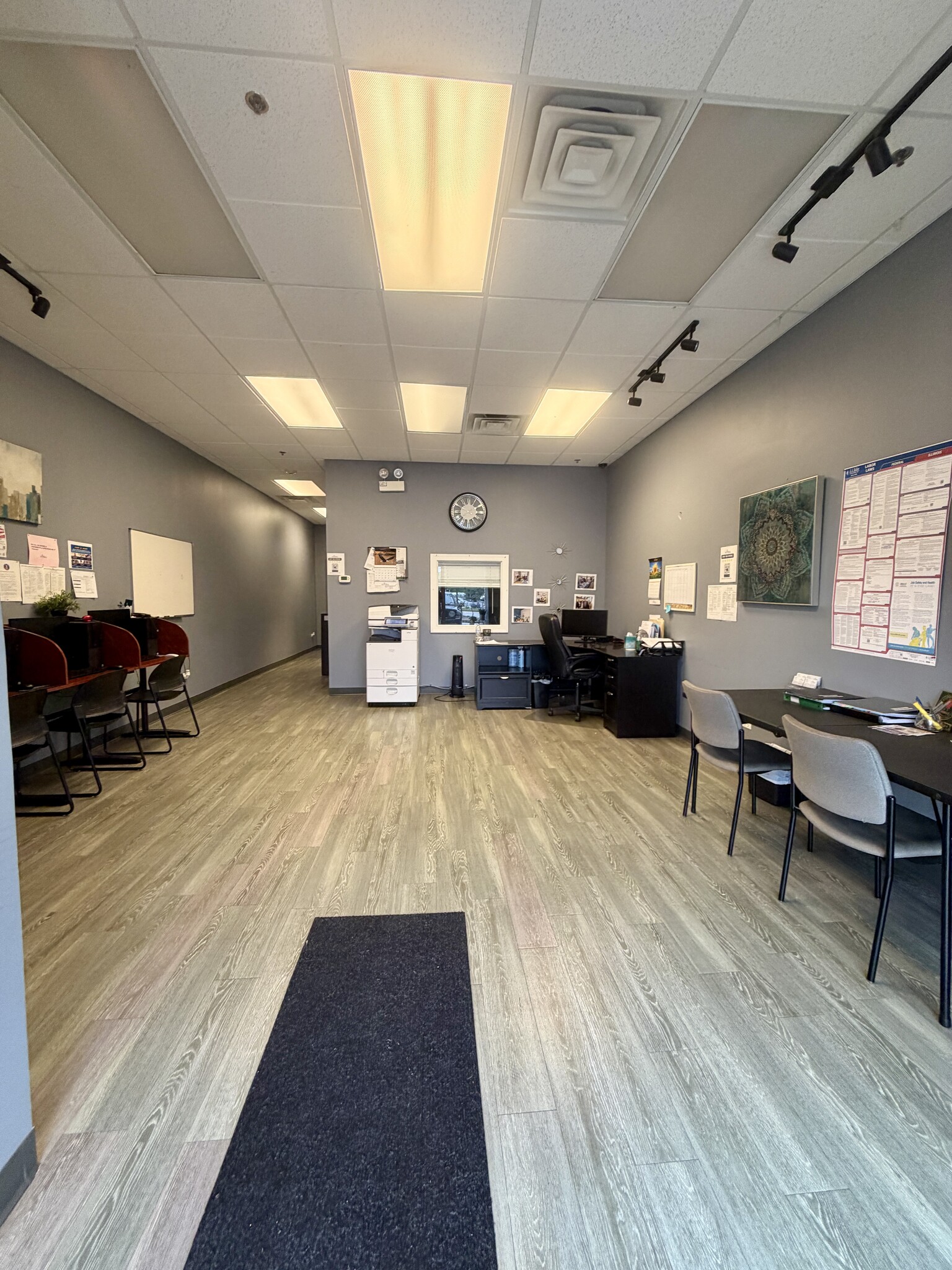 1520 Lake St, Roselle, IL for lease Interior Photo- Image 1 of 7