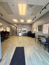1520 Lake St, Roselle, IL for lease Interior Photo- Image 1 of 7