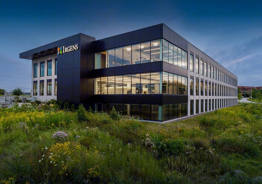 1401 Discovery Pky, Milwaukee, WI for lease - Building Photo - Image 3 of 31