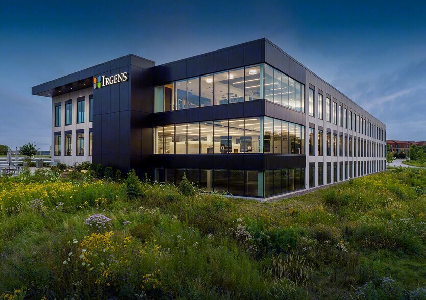 1401 Discovery Pky, Milwaukee, WI à louer - Photo du bâtiment - Image 3 de 31