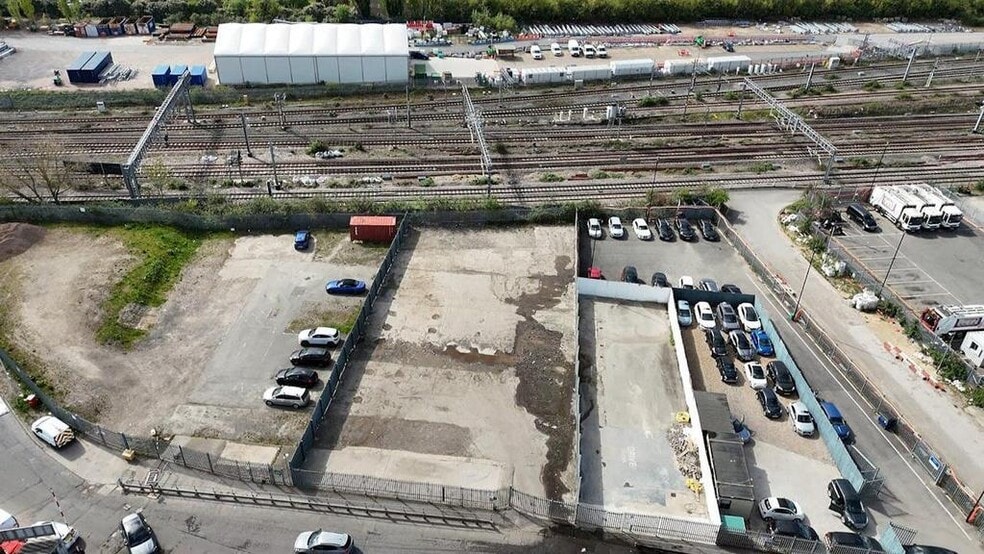 Canal Way, London for lease - Building Photo - Image 3 of 4