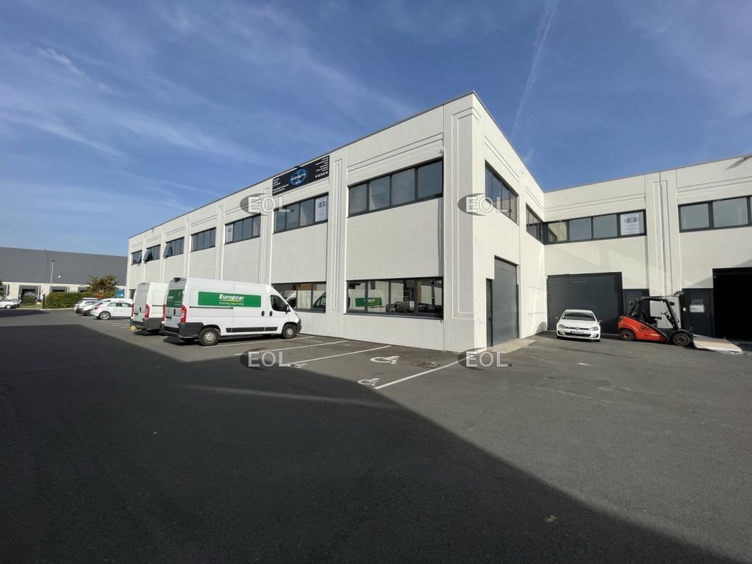 Flex in Villeneuve-la-Garenne for lease Building Photo- Image 1 of 5