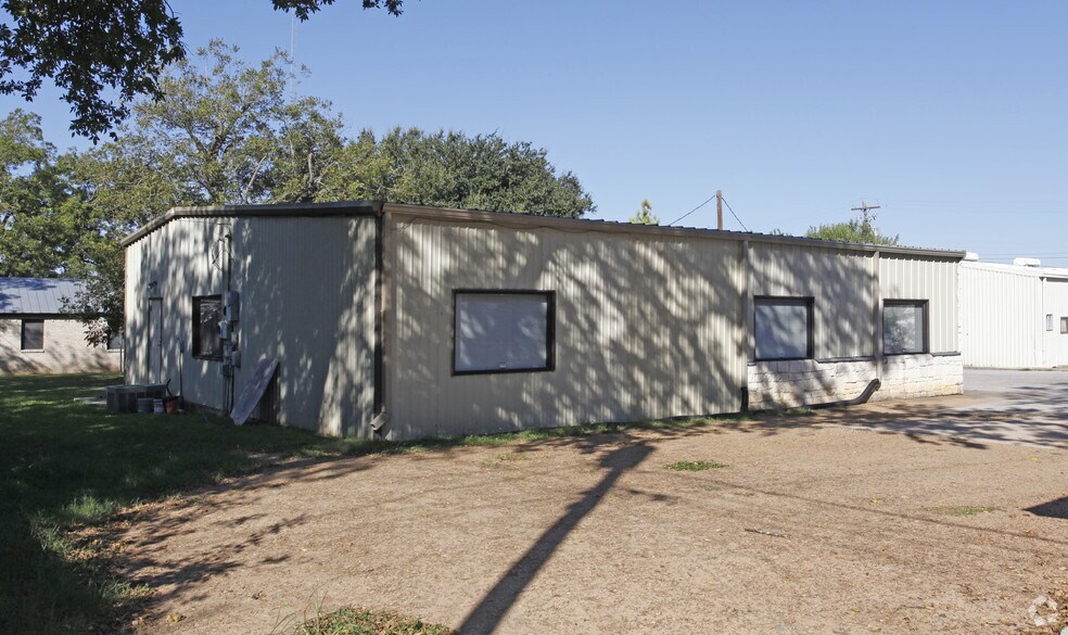 117 W Loop 150, Bastrop, TX à vendre - Photo du bâtiment - Image 2 de 3
