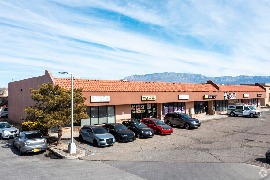 405 Montano Blvd NE, Albuquerque, NM à louer - Photo du bâtiment - Image 2 de 4