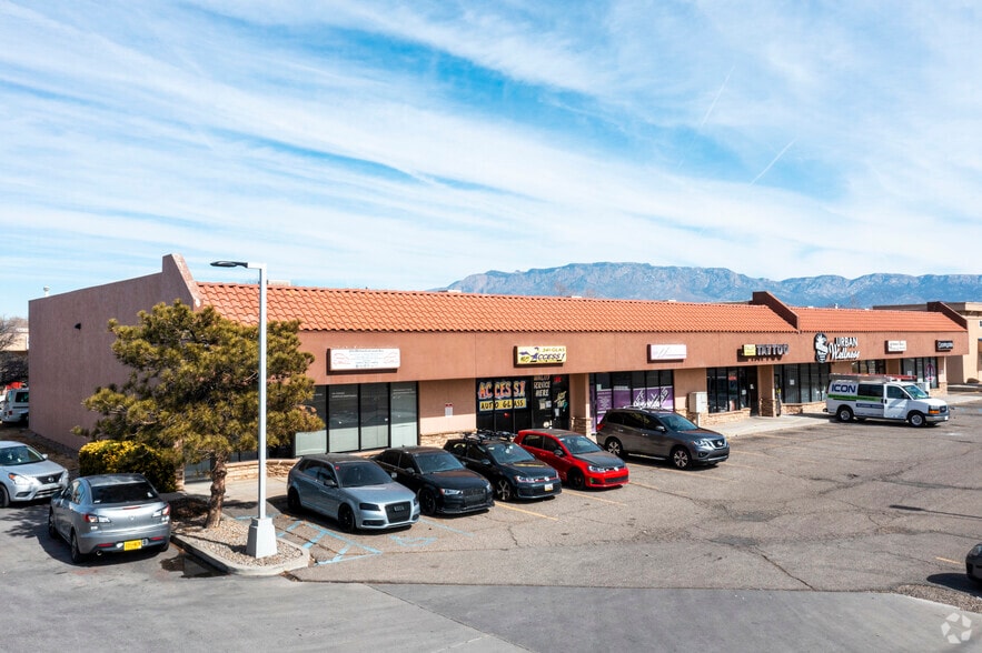 405 Montano Blvd NE, Albuquerque, NM à louer - Photo du bâtiment - Image 3 de 5