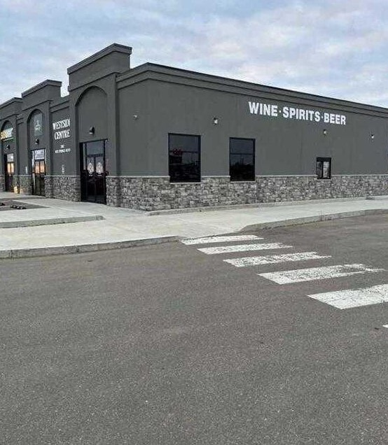 2882 Box Springs Blvd NW, Medicine Hat, AB for lease Primary Photo- Image 1 of 2