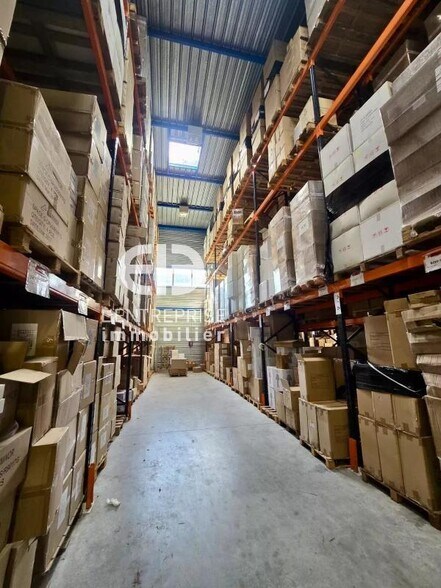 Industrial in Contes for lease - Building Photo - Image 2 of 7