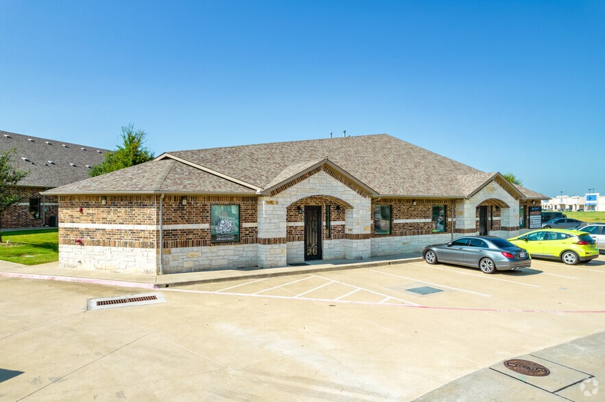 4819 SH 121, The Colony, TX à louer - Photo du bâtiment - Image 2 de 51