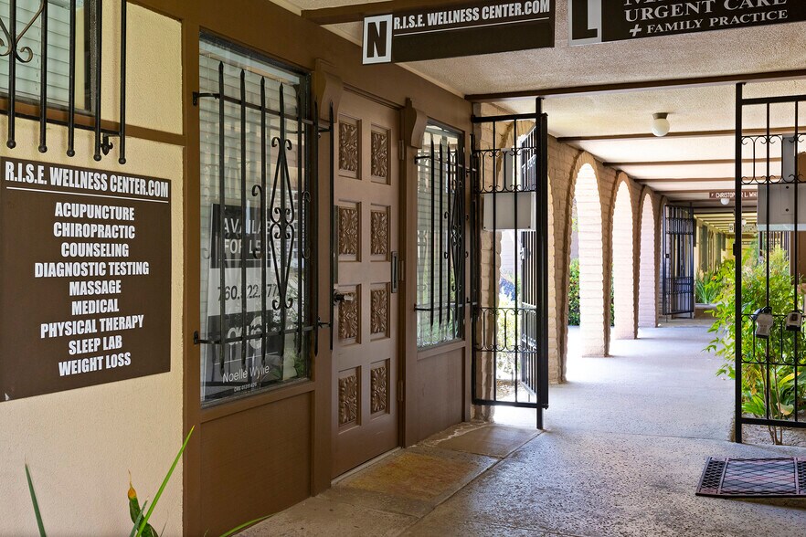 3231 Waring Ct, Oceanside, CA à louer - Photo du bâtiment - Image 2 de 16