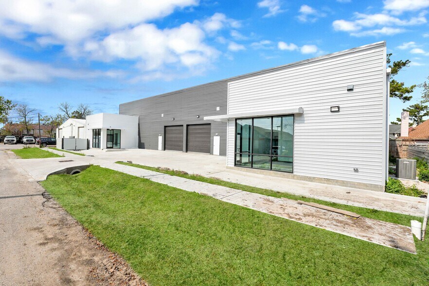 9228 Kingsville St, Houston, TX à vendre - Photo du bâtiment - Image 2 de 14