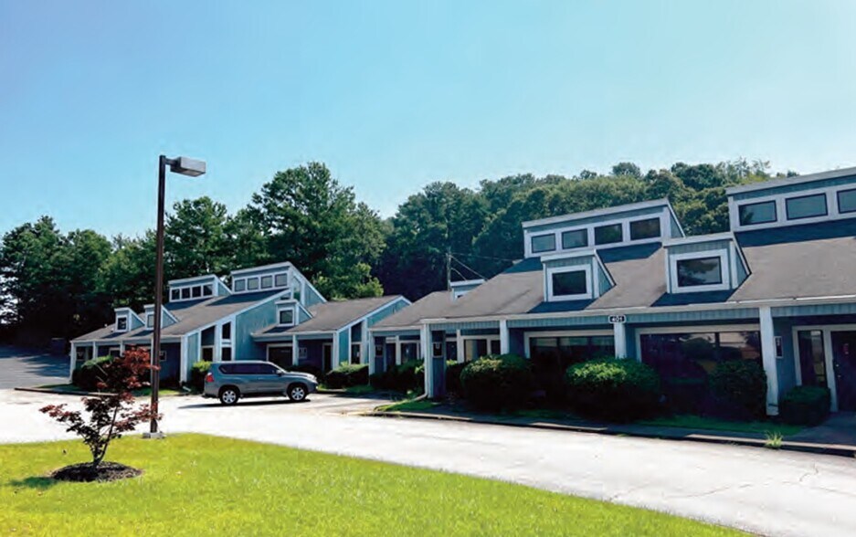 405 W Pike St, Lawrenceville, GA à vendre - Photo du bâtiment - Image 2 de 6