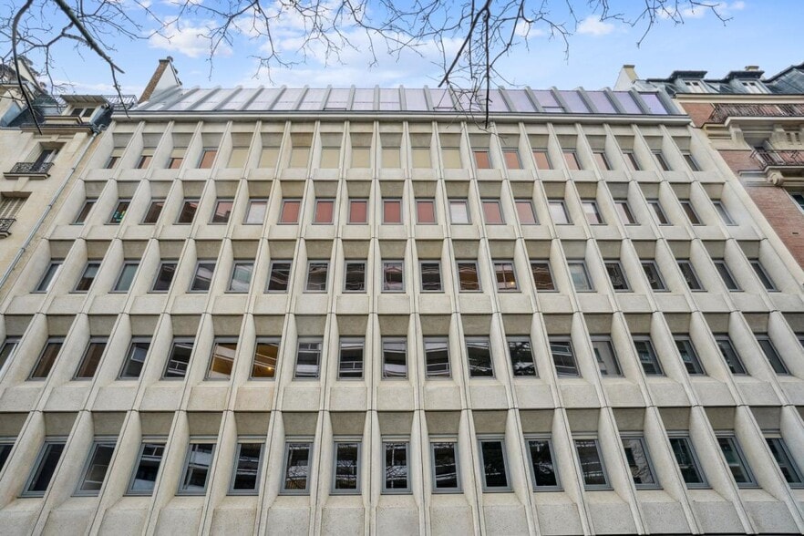 28-28 Rue Du Docteur Finlay, Paris for lease - Building Photo - Image 1 of 15
