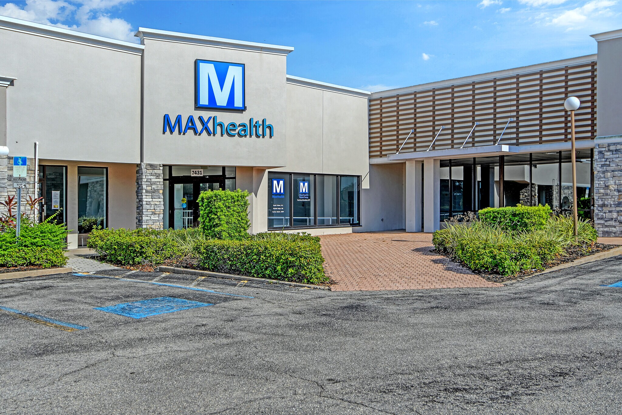 7409-7461 Manatee Ave W, Bradenton, FL à vendre Photo principale- Image 1 de 18