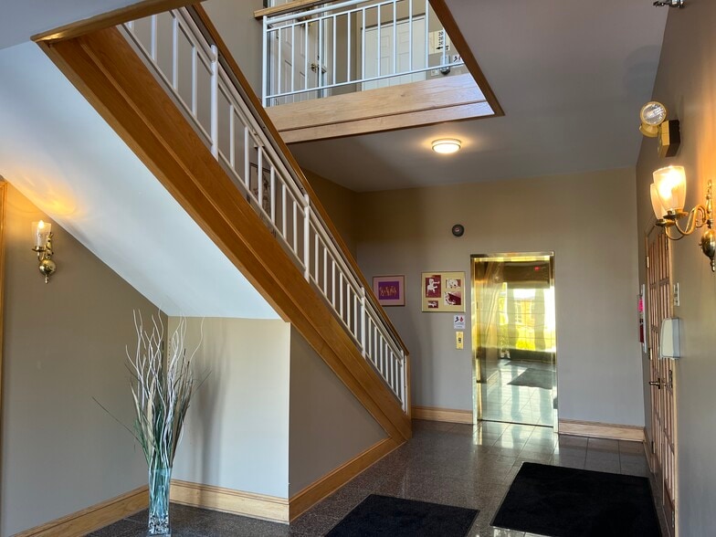 4775-4785 Linglestown Rd, Harrisburg, PA for lease - Lobby - Image 2 of 3