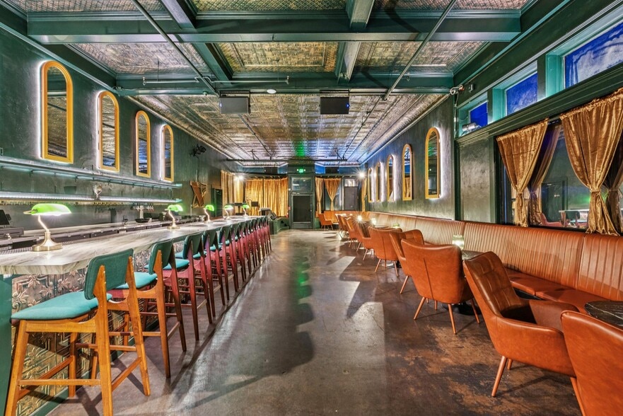 645 W Grand Ave, Oakland, CA for sale - Building Photo - Image 2 of 13