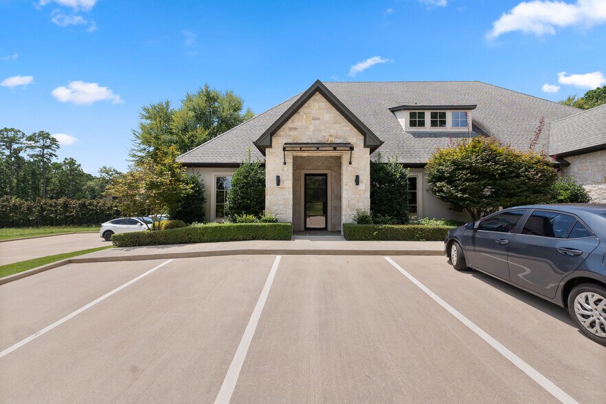 7282 Crosswater Ave, Tyler, TX à louer - Photo du bâtiment - Image 3 de 17