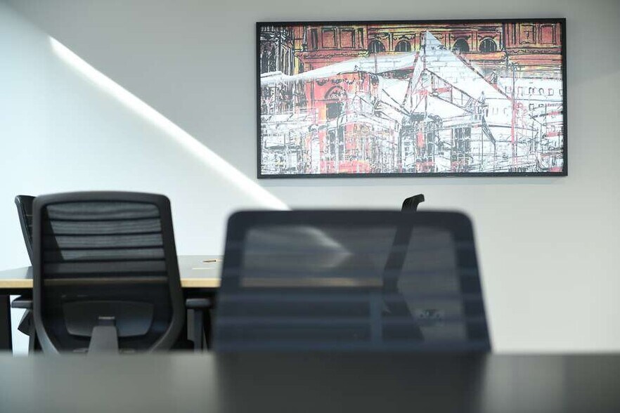 24 E Bridge St, Belfast à louer - Photo du bâtiment - Image 2 de 10