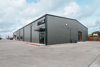 3706 N Navarro St, Victoria, TX for lease Interior Photo- Image 1 of 7