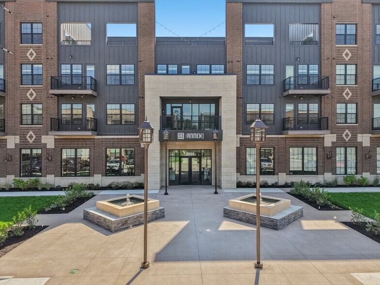 8723 South St, Fishers, IN à louer - Photo du bâtiment - Image 3 de 12