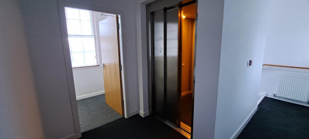 Sunderland St, Macclesfield à louer - Photo du bâtiment - Image 3 de 13