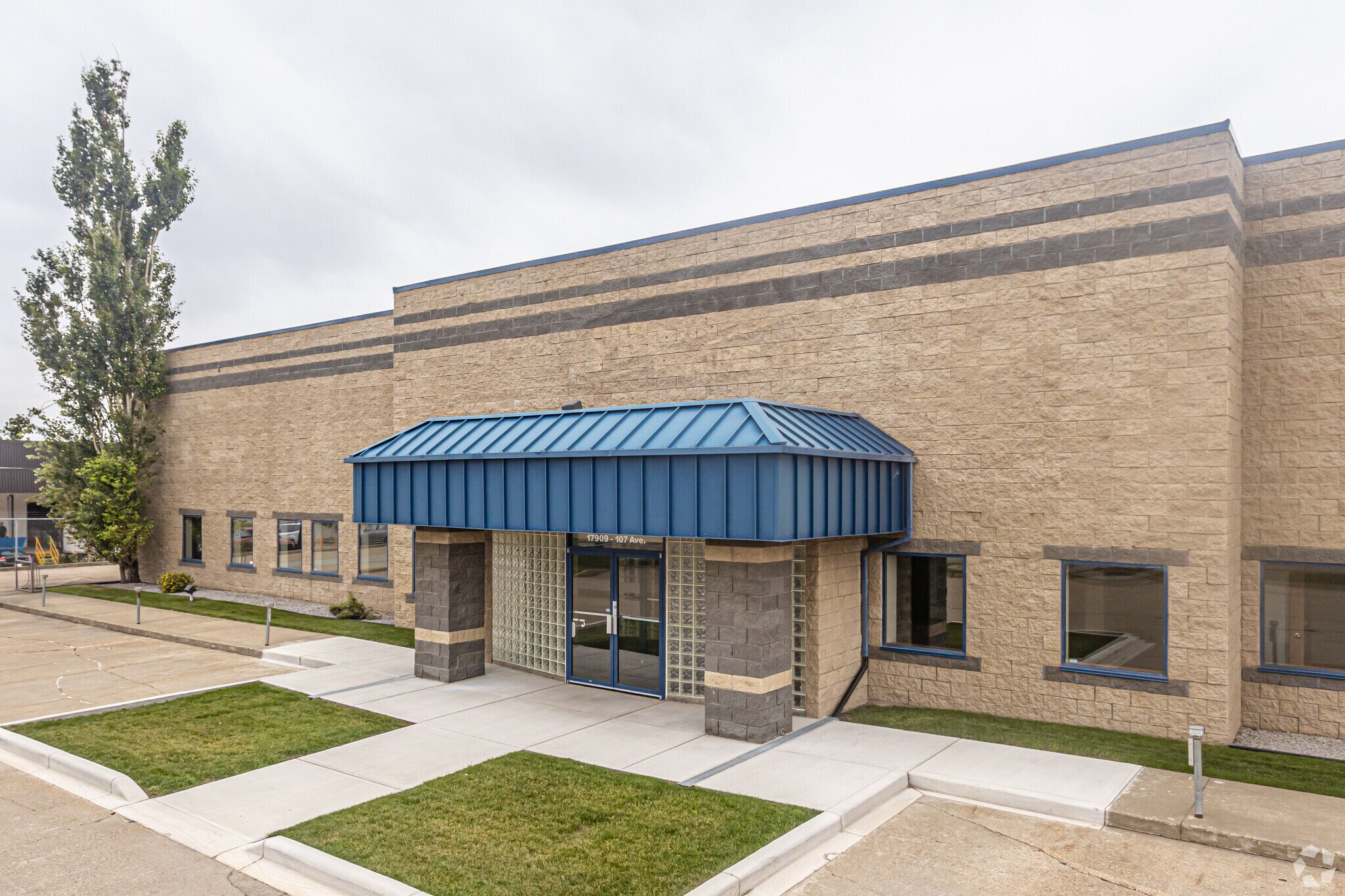 17909 107 Ave NW, Edmonton, AB for sale Primary Photo- Image 1 of 1