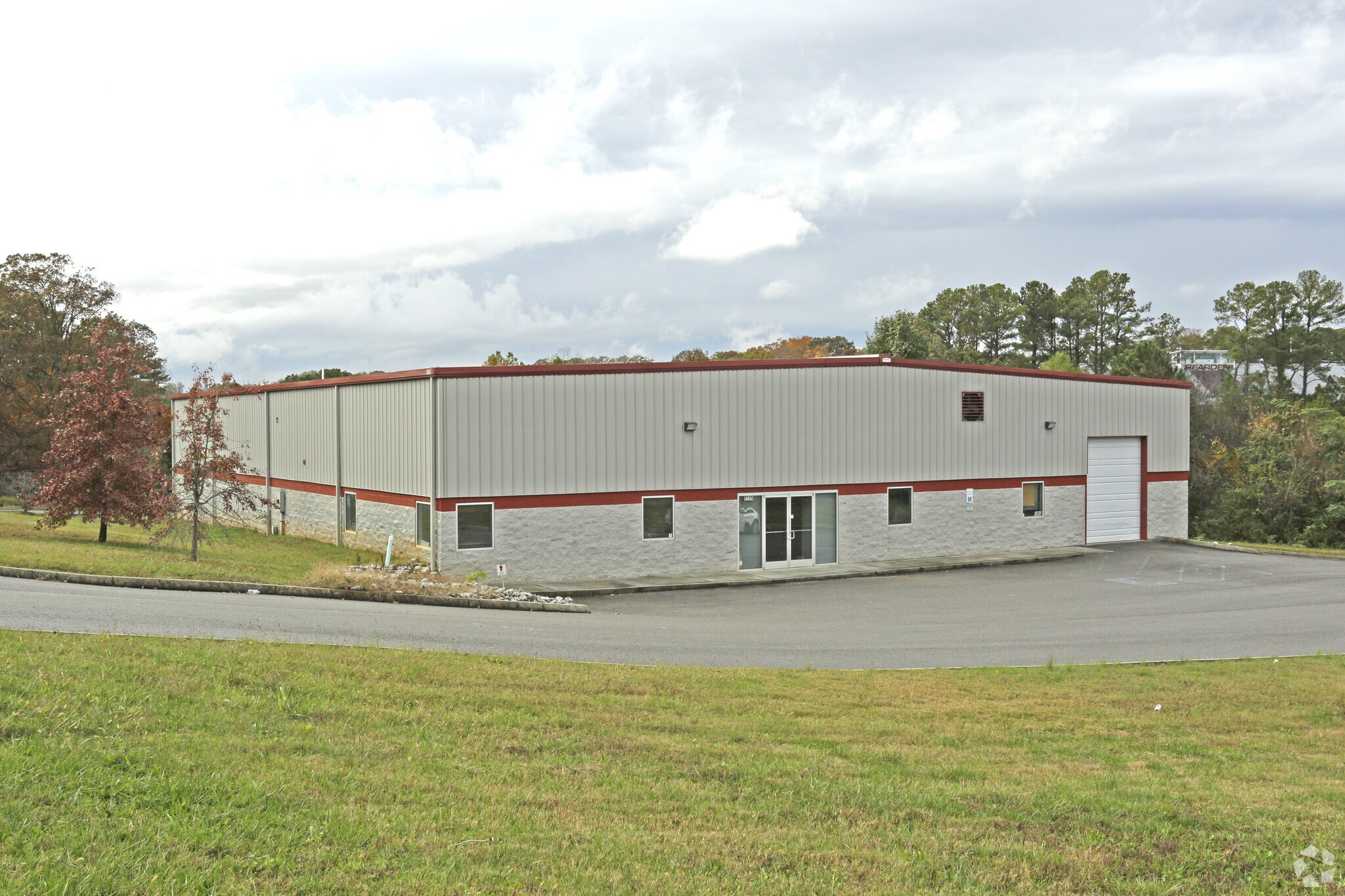 8315 Gleason Dr, Knoxville, TN for sale Primary Photo- Image 1 of 1