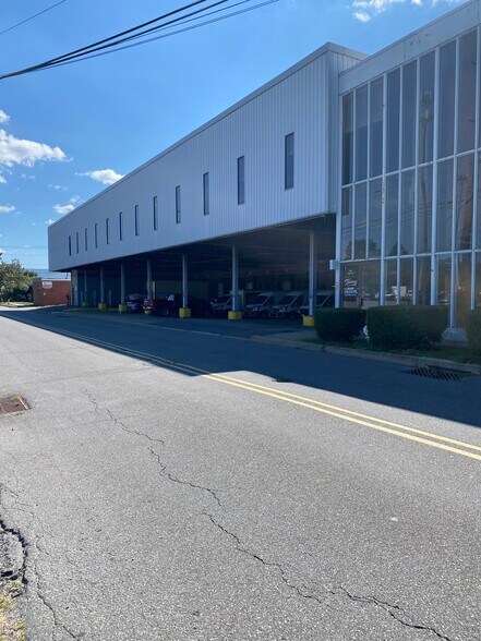 220 Division St, Kingston, PA à louer - Photo du bâtiment - Image 2 de 8