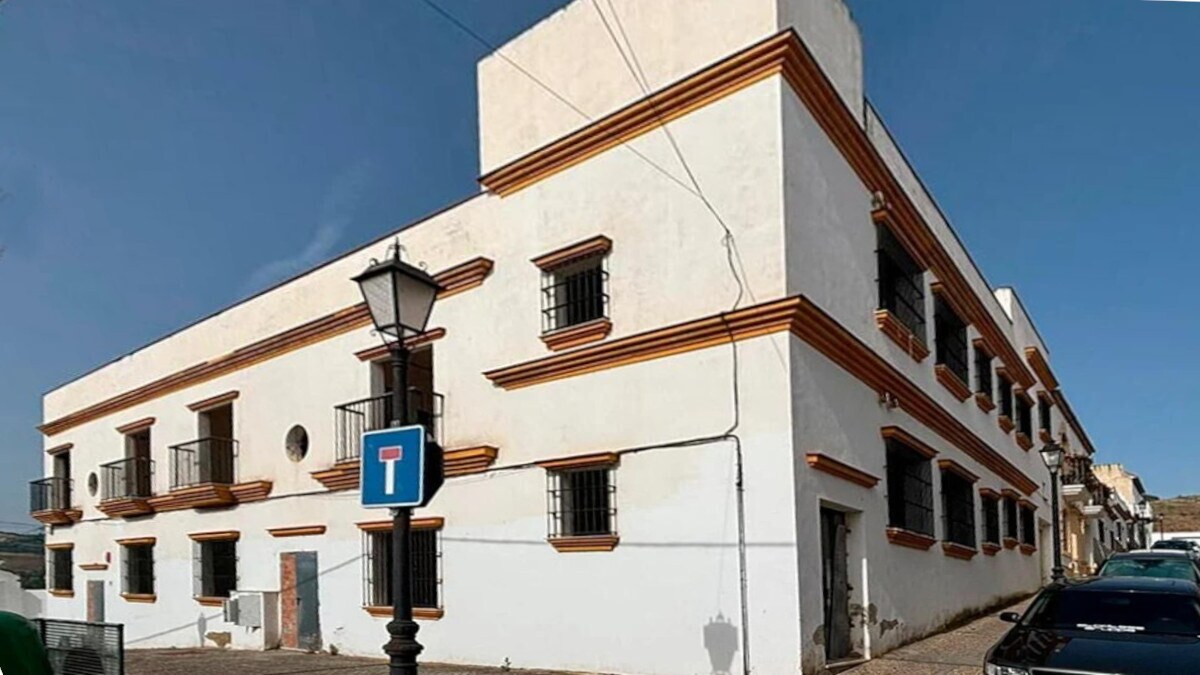 Calle Lago, 1, Bornos, Cádiz for sale Primary Photo- Image 1 of 3