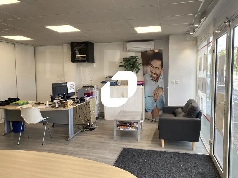 Bureau dans VILLENAVE-D'ORNON à louer Photo intérieure- Image 1 de 9