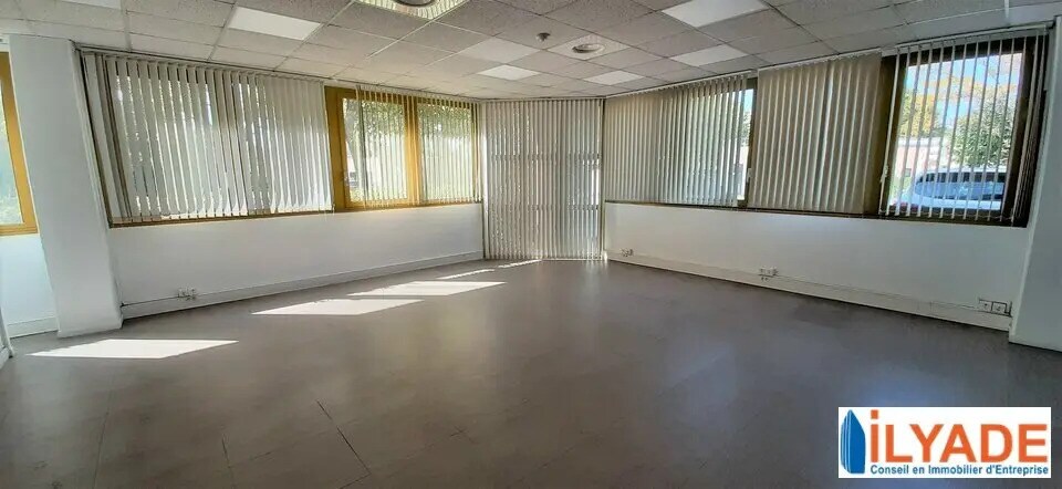 Office in Vitrolles for lease - Building Photo - Image 2 of 6