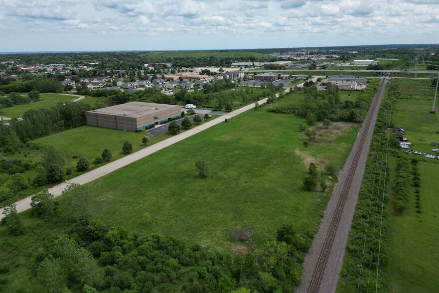 822 S Airline Rd, Mount Pleasant, WI à vendre - Photo principale - Image 1 de 6