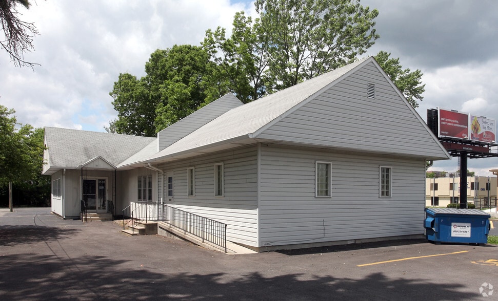 4550 Allisonville Rd, Indianapolis, IN for sale - Building Photo - Image 2 of 4