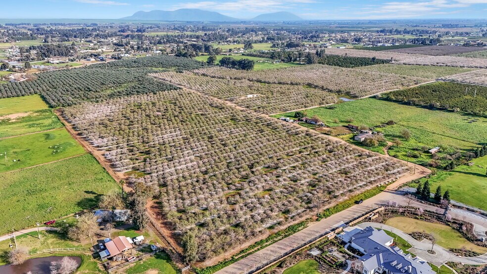12009 E. Shaw Avenue, Clovis, CA for sale - Primary Photo - Image 1 of 16