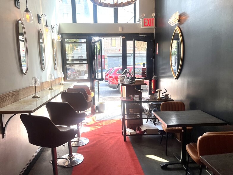 317 Union Ave, Brooklyn, NY for lease - Building Photo - Image 3 of 4