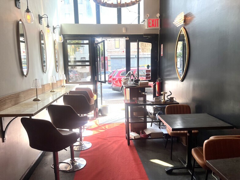 317 Union Ave, Brooklyn, NY à louer - Photo du bâtiment - Image 3 de 4