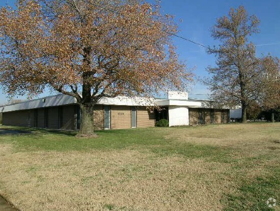 12129 E Skelly Dr, Tulsa, OK à vendre - Photo du bâtiment - Image 3 de 4