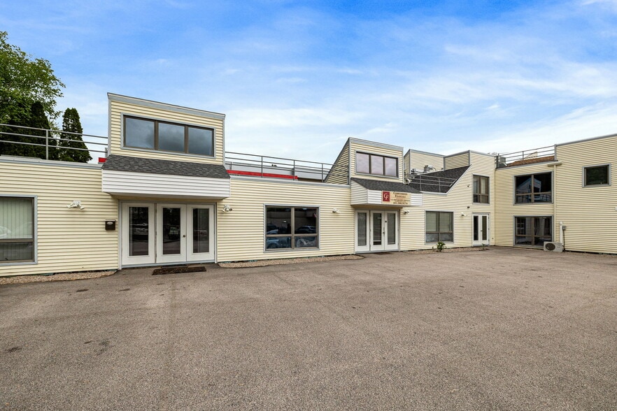 101 Franklin St, Westerly, RI for lease - Building Photo - Image 1 of 12