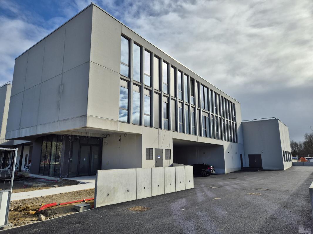 Bureau dans Noisy-le-Grand à louer Photo du bâtiment- Image 1 de 19
