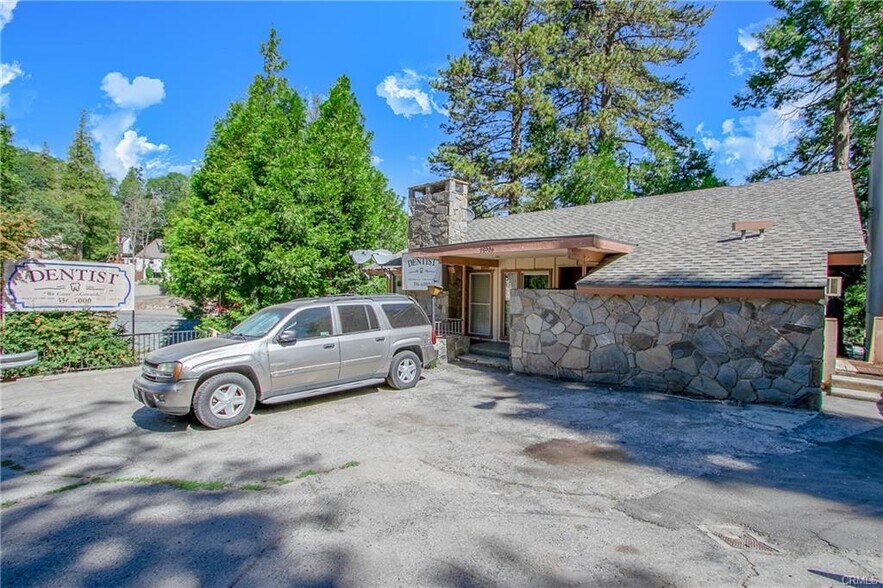 28906 Hook Creek Rd, Cedar Glen, CA à vendre - Photo du bâtiment - Image 2 de 19