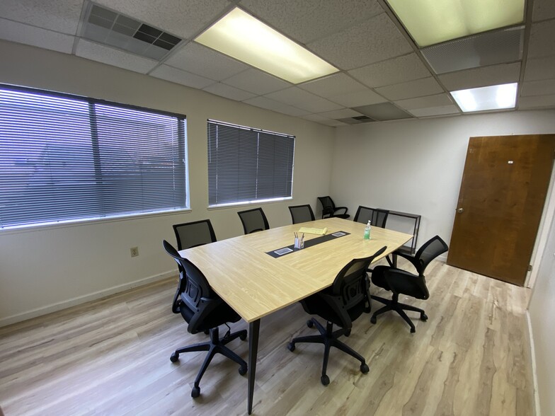 1117 Lone Palm Ave, Modesto, CA for lease - Building Photo - Image 1 of 8