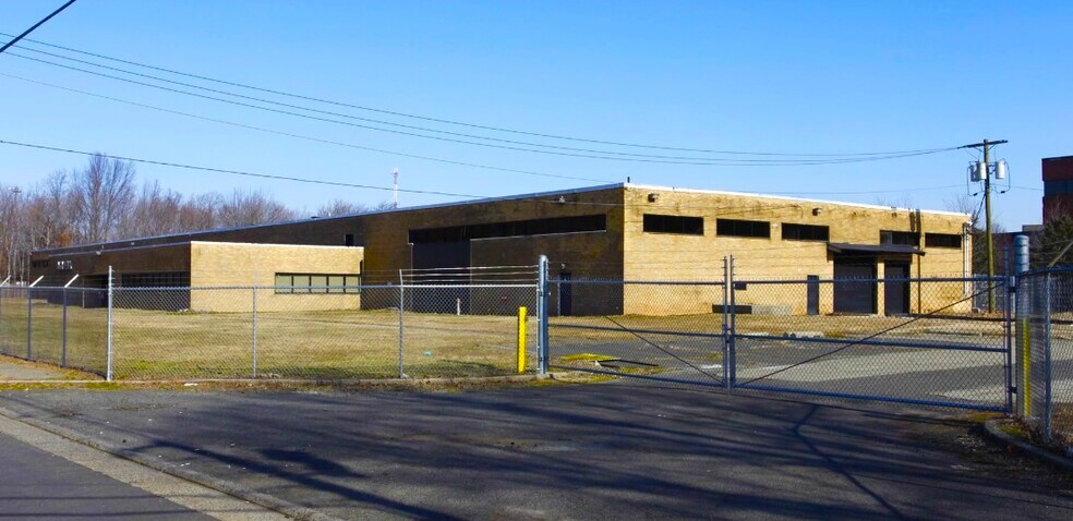 47 Langstaff Ave, Edison, NJ à vendre - Photo du bâtiment - Image 1 de 4