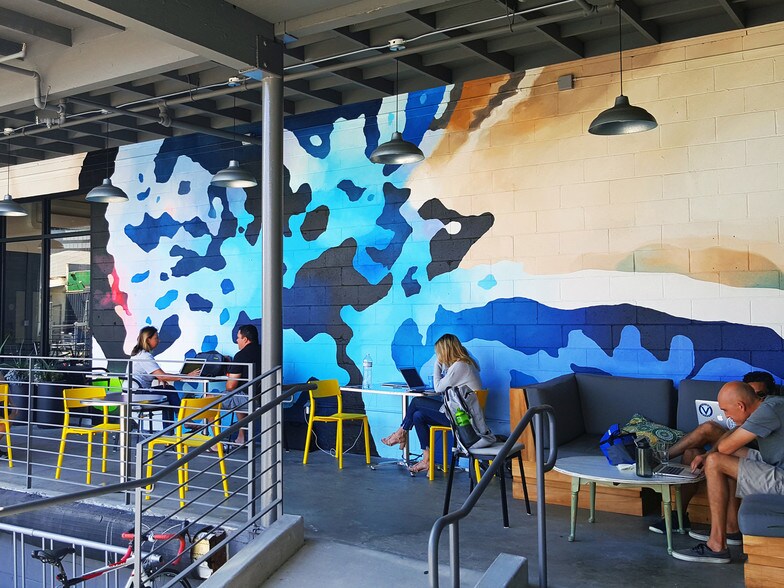 1730 E Holly Ave, El Segundo, CA à louer - Photo du bâtiment - Image 3 de 17