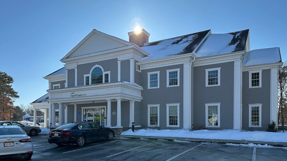 695 Attucks Ln, Hyannis, MA à louer - Photo intérieure - Image 2 de 15