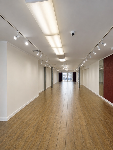 223 Brighton Beach Ave, Brooklyn, NY for sale - Interior Photo - Image 3 of 5
