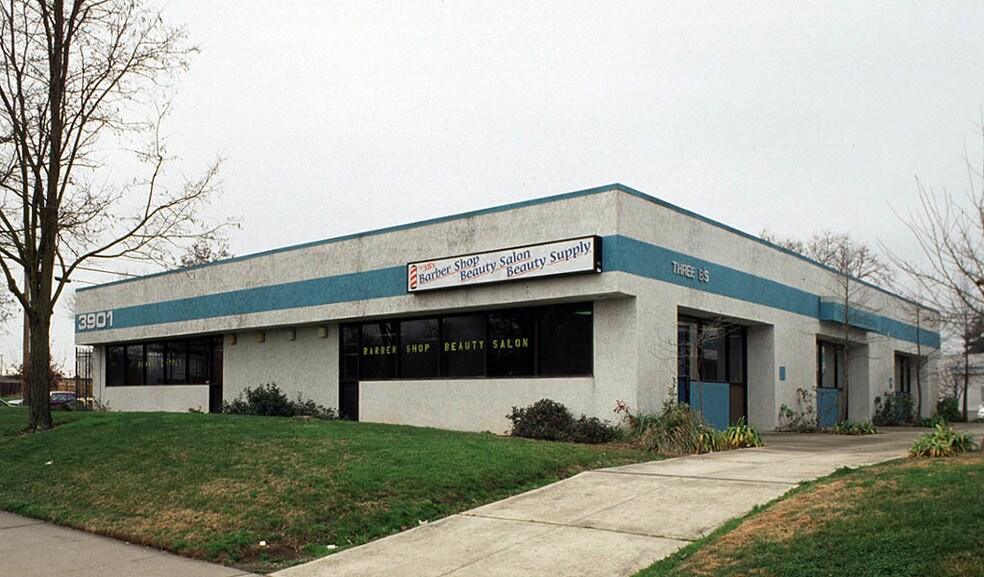 3901 Norwood Ave, Sacramento, CA à vendre - Photo du bâtiment - Image 2 de 5