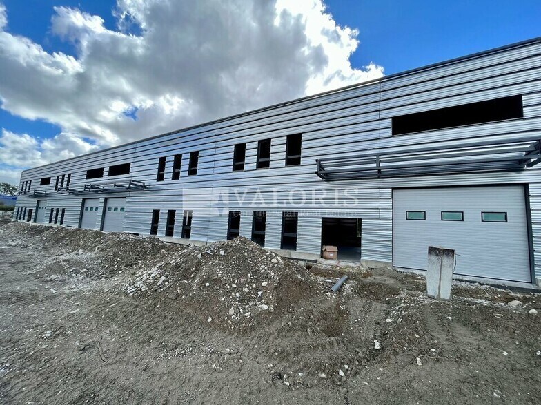 Flex dans Bourgoin-Jallieu à louer - Photo du bâtiment - Image 2 de 8